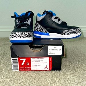 Toddler boys Nike Air Jordan shoes size 7c